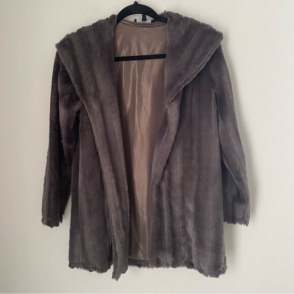 Slinky Brand Women’s Faux Fur Open Front Jacket - Picture 1 of 4